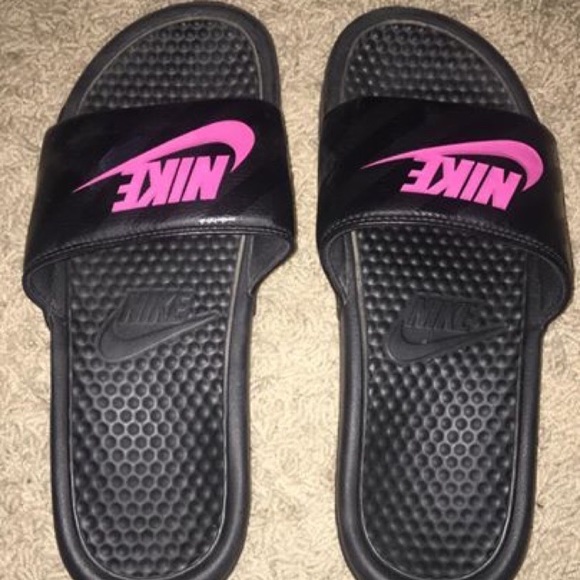 Nike slip on - Picture 1 of 1